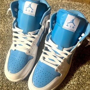 Jordan Retro 1 Men’s Legend Blue and White Sneakers